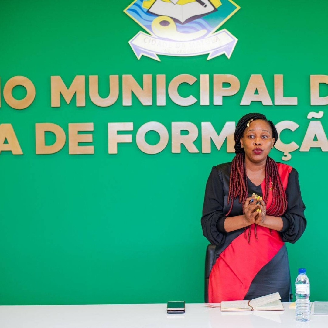 Fazedores da cultura de mãos dadas com a vereadora Onésia para ajudar Mito Munguambe