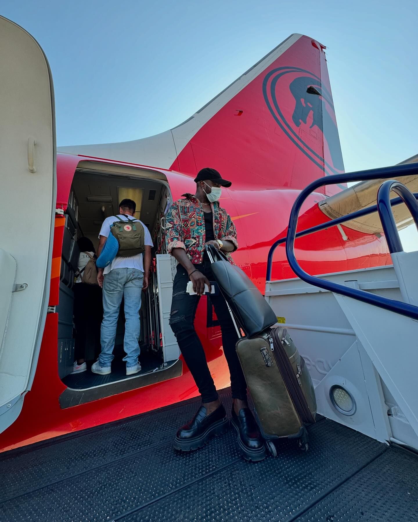 Twenty Fingers leva “Rivais’’ para Angola