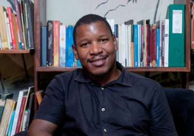 Álvaro Fausto critica os intelectuais moçambicanos: “Conformismo e Silêncio Cúmplice”