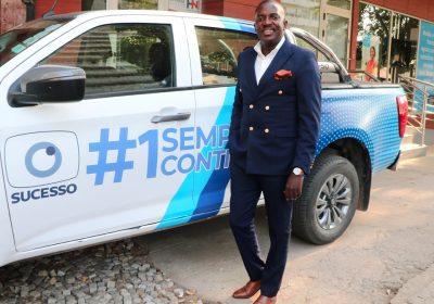 Carro da TV Sucesso é bloqueado com “Sucesso” em Boane