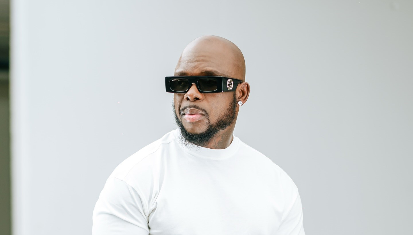 Mr. Bow fala da TV Luz e da sua relação com o Pastor James MK