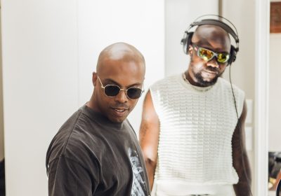 Nelson Freitas grava 5 músicas com Twenty Fingers