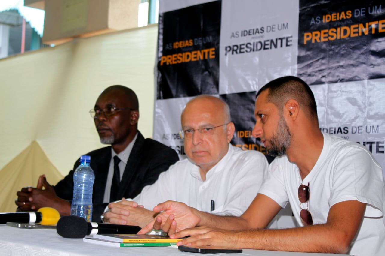 Yassin Amuji lança seu segundo livro intitulado “As Ideias de um Pequeno Presidente”