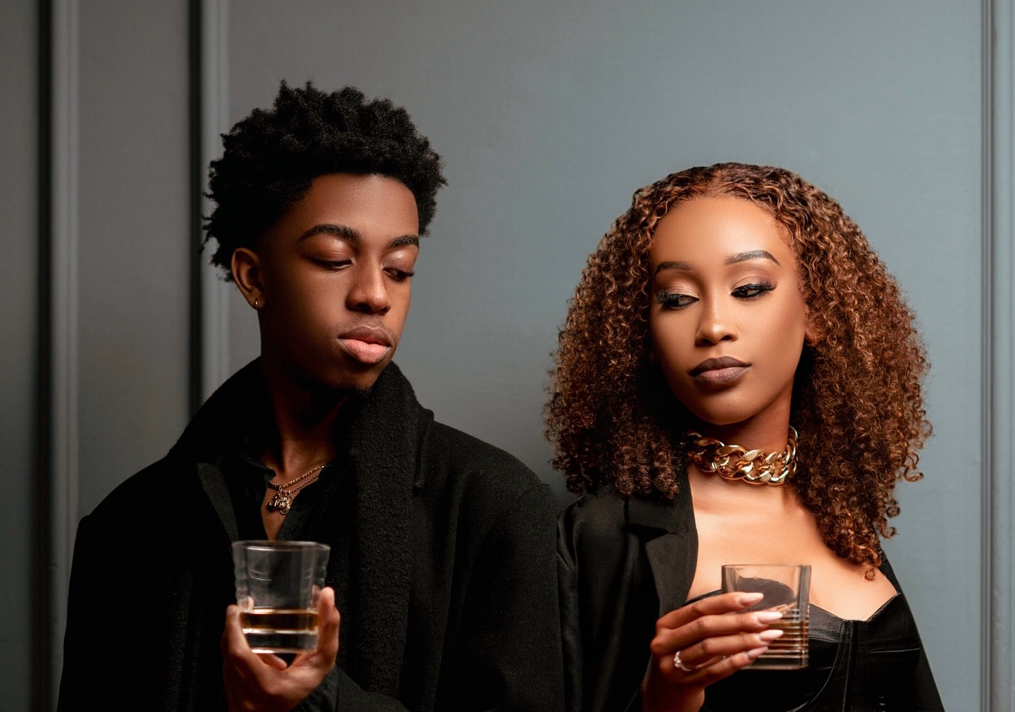 Denilson Manhique e Melony lançam a EP “Áurea”, uma celebração do amor