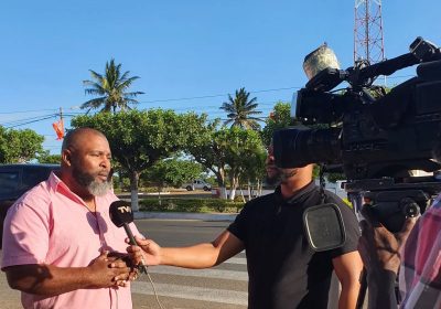 DJ Hot Fingers diz que quem assiste notícias da TVM deve guardar dinheiro de caixão 