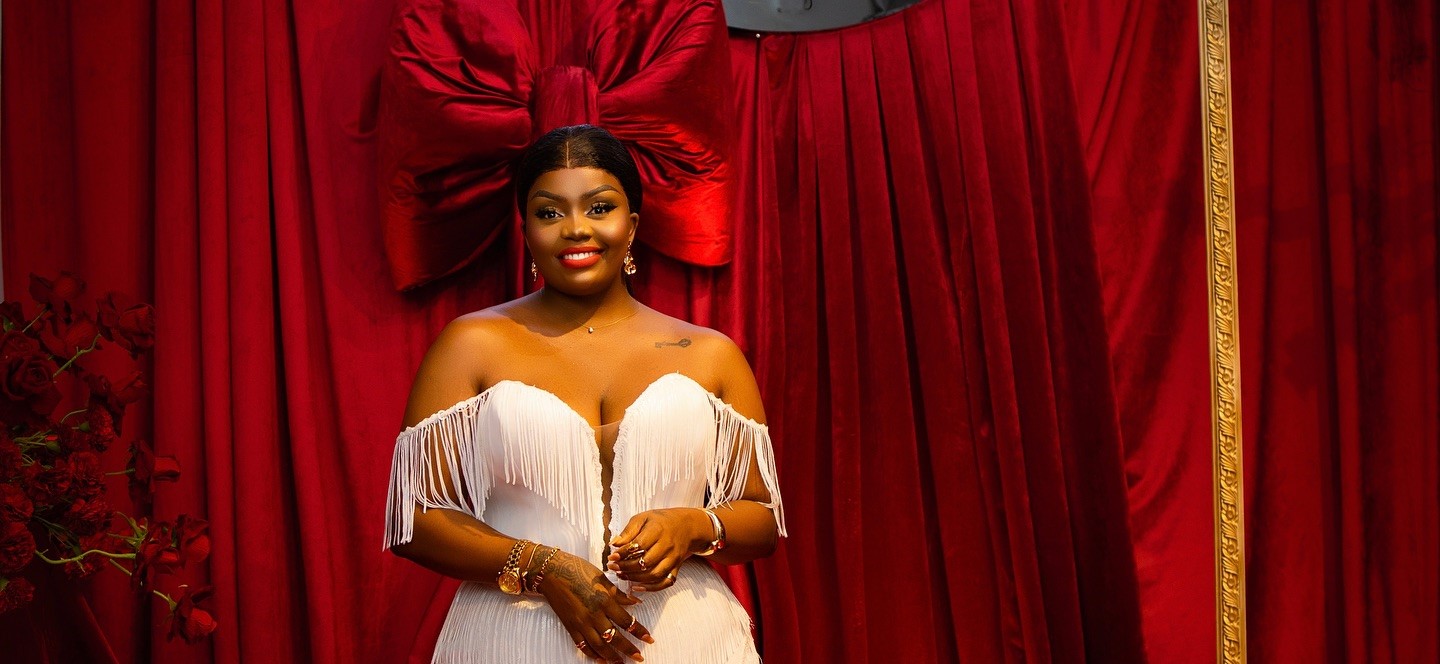 Mimãe lança nova música no mês dos Namorados