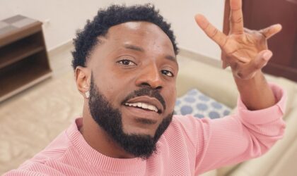 Az Khinera confirma sucesso de “Eu Sou da Baía” e anuncia parceria com Classic Nova