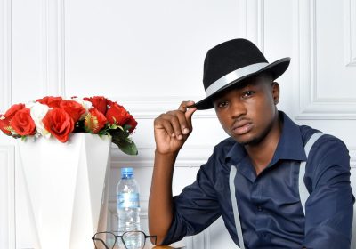 Adolfo Oliveira Mário: O modelo que une moda, cultura e empreendedorismo