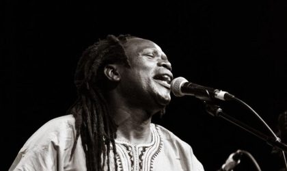 Casimiro Nhussi canta e dança “Noite de Esperança” no Moçambique- China