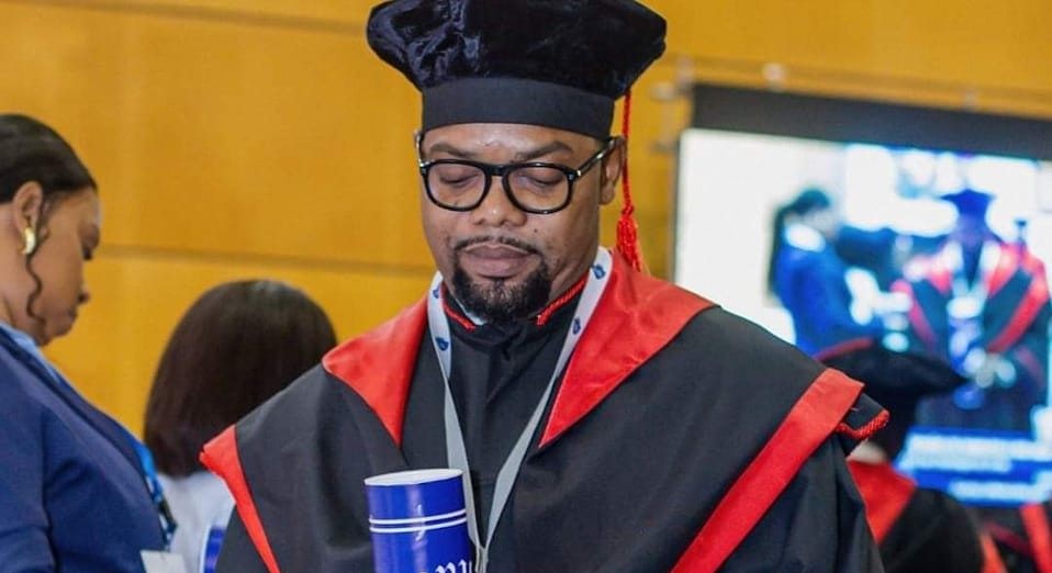 José Carimo lança livro sobre combate ao branqueamento de capitais e financiamento ao terrorismo