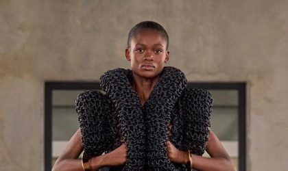 Micklate Macobola faz história na Paris Fashion Week como a primeira moçambicana a desfilar para marcas de luxo