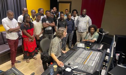 Stewart Sukuma partilha experiências com bandas emergentes