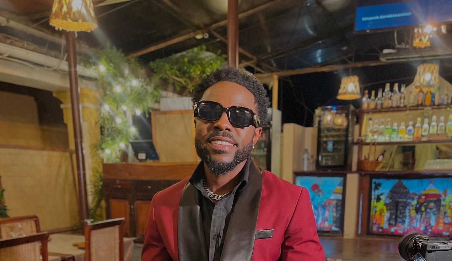 Az Khinera ganha 1 milhão com o sucesso “Eu Sou da Baía”