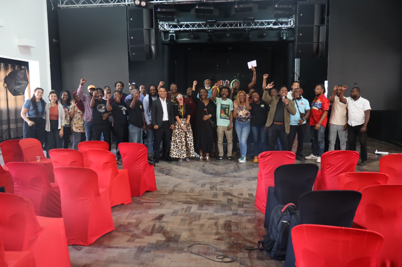 Artistas moçambicanos apostam no cooperativismo para fortalecer o sector