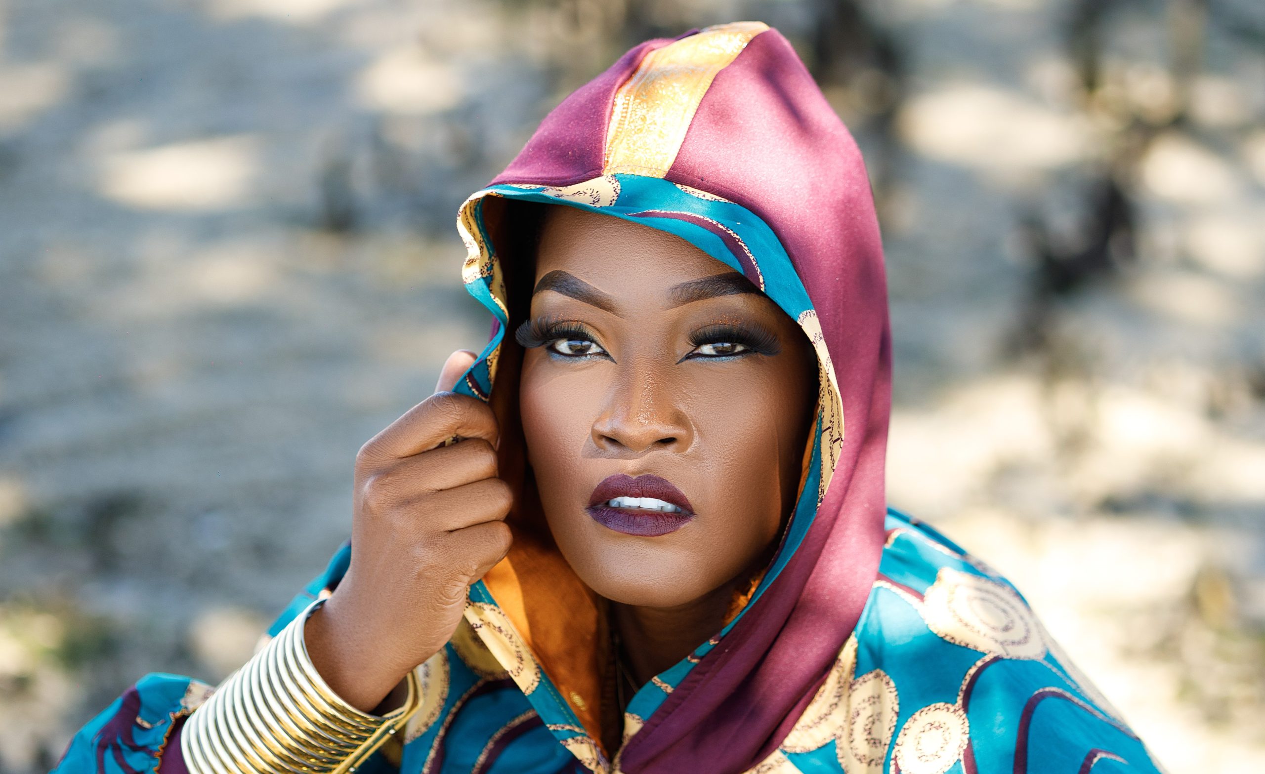 Tchakaze apresenta “Só Elas”, um tributo à força e expressão feminina