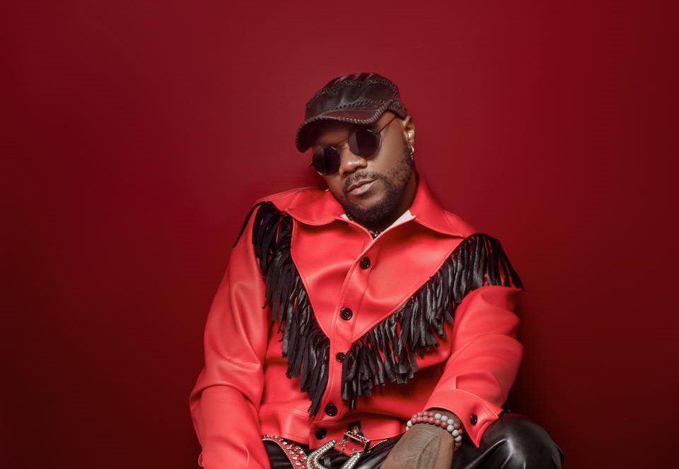 “Engarrafado Feliz” e “Fala na Minha Cara”, de Twenty Fingers, batem 1 milhão de views em 12 dias