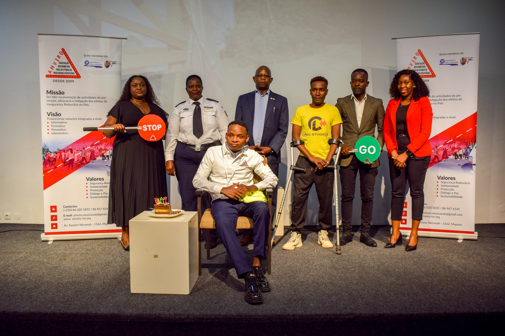 Valter Artístico junta-se à AMVIRO para promover a segurança rodoviária em Moçambique