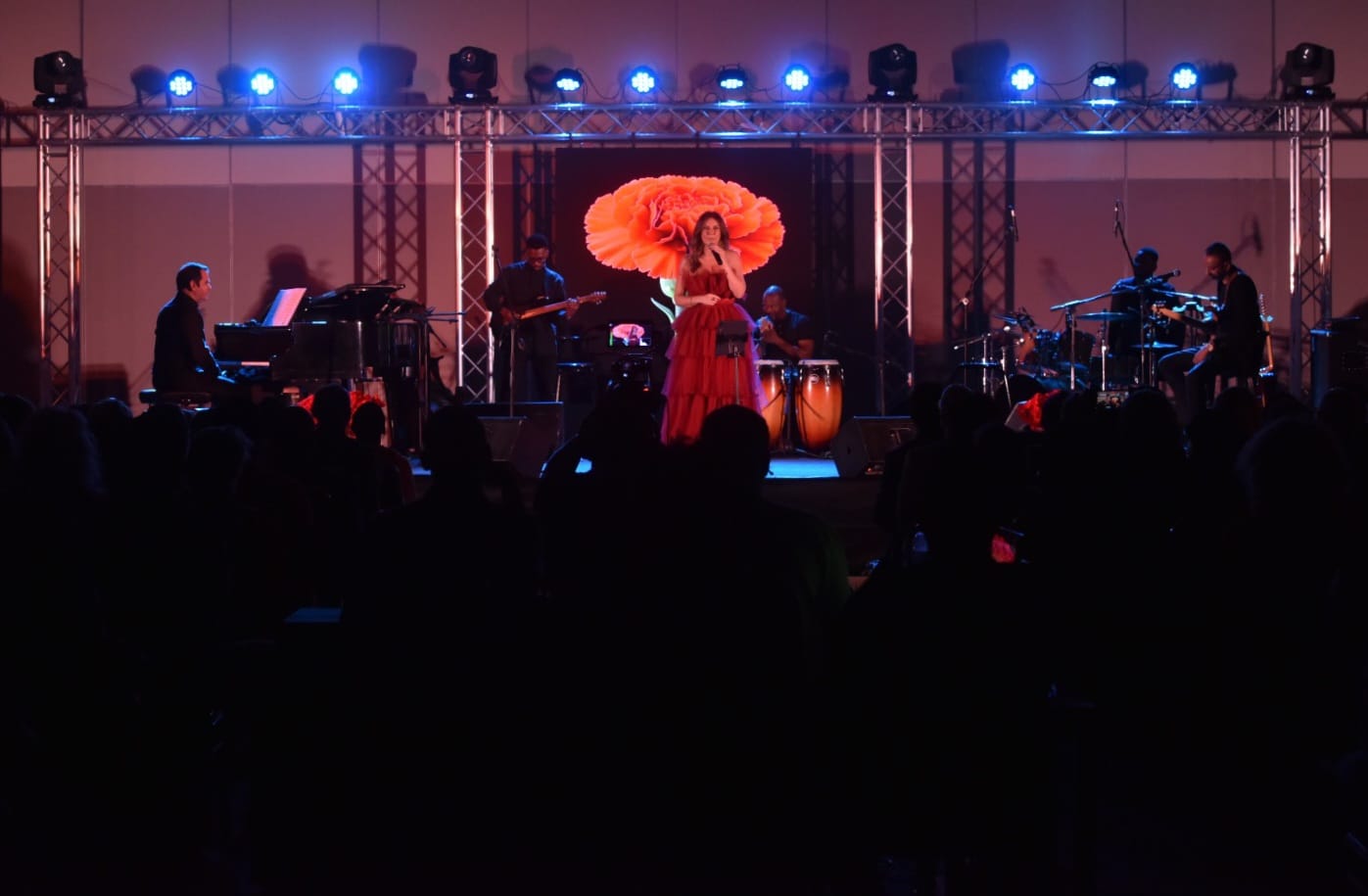 Ana Girão canta liberdade, amor e afectos