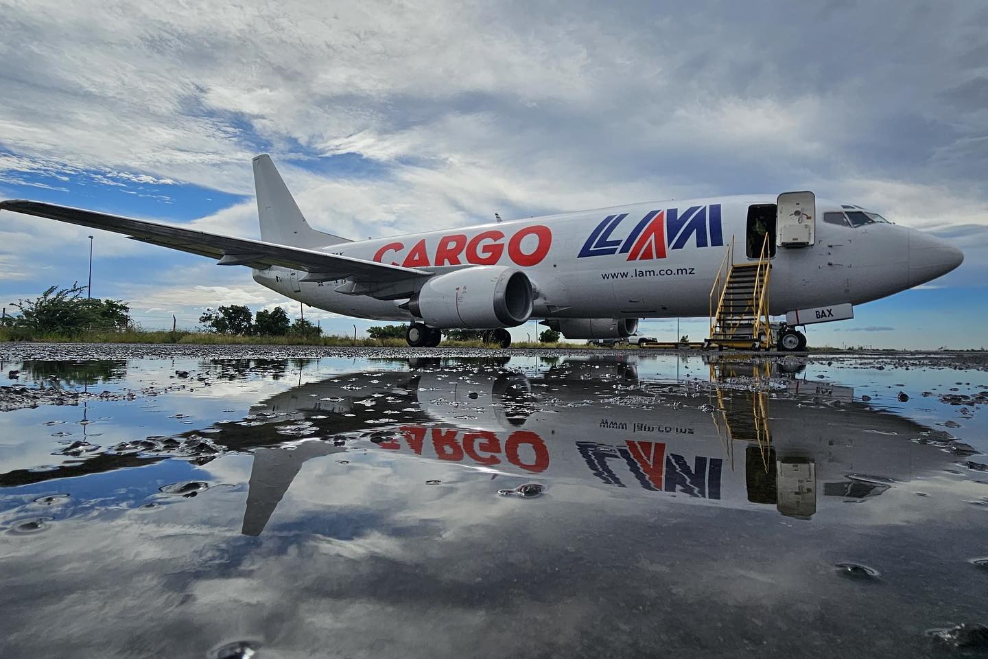 LAM lança promoção para o Ultra South Africa, mas internautas reagem com críticas e humor nas redes sociais