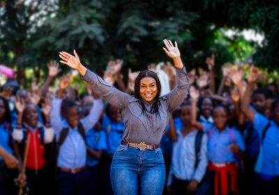 Lizha James garante “Bom Conteúdo” nas músicas que serão cantadas na Lizha Só Festas