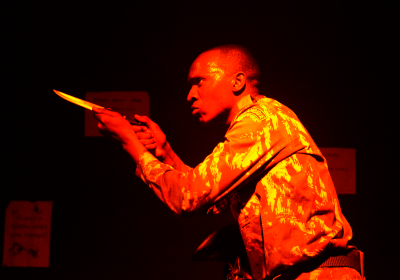 “Lutar Para Perder: Farda, Fome e Fé”- Júlio Magalo