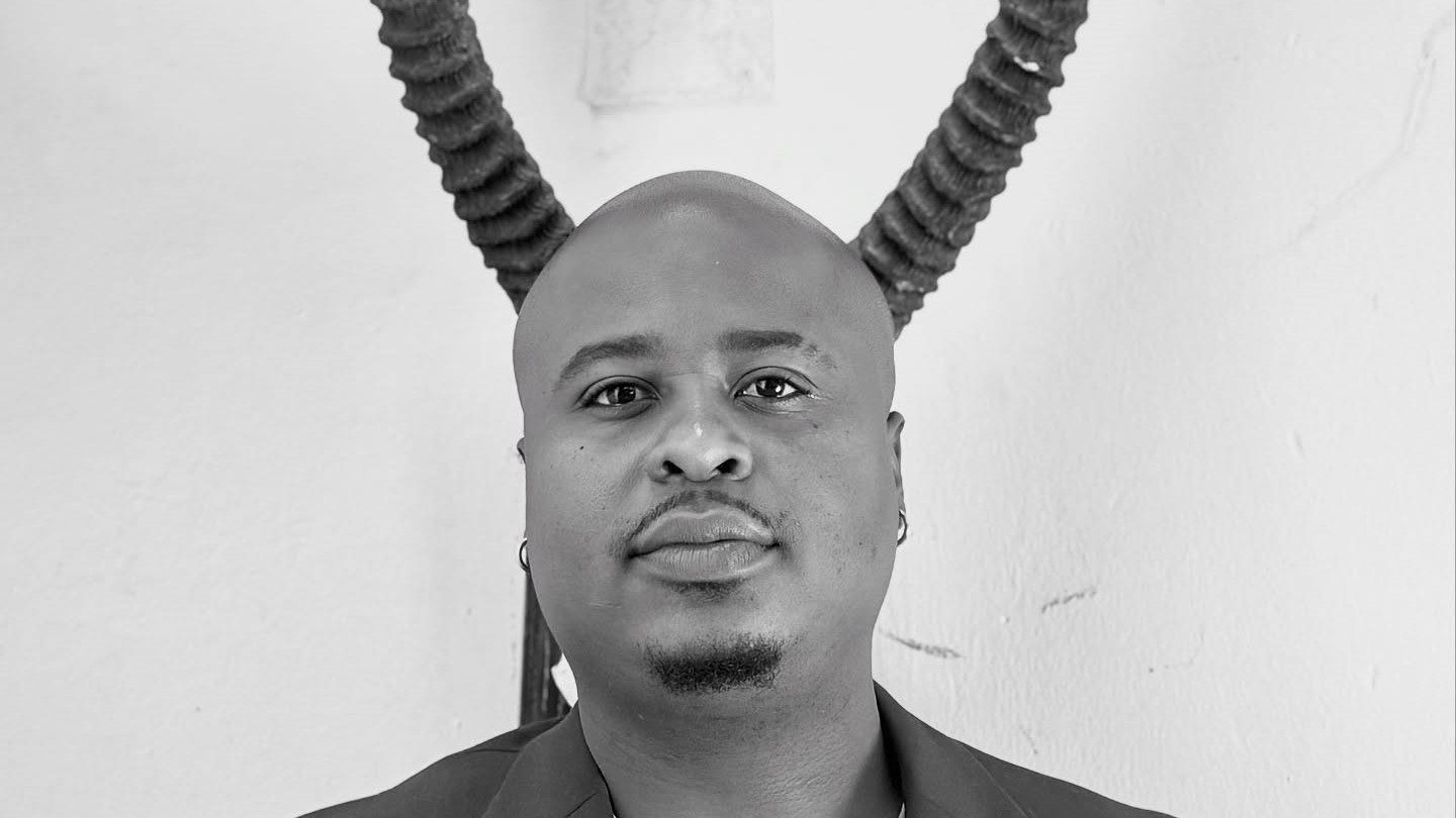 Música adulta em eventos infantis? Narciso diz que paga para Kamané não cantar