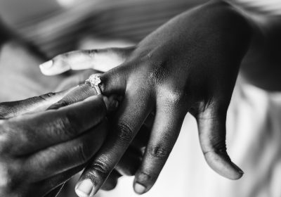 Cantores moçambicanos são alvos de golpe de “Falsos Cheques e Casamentos”