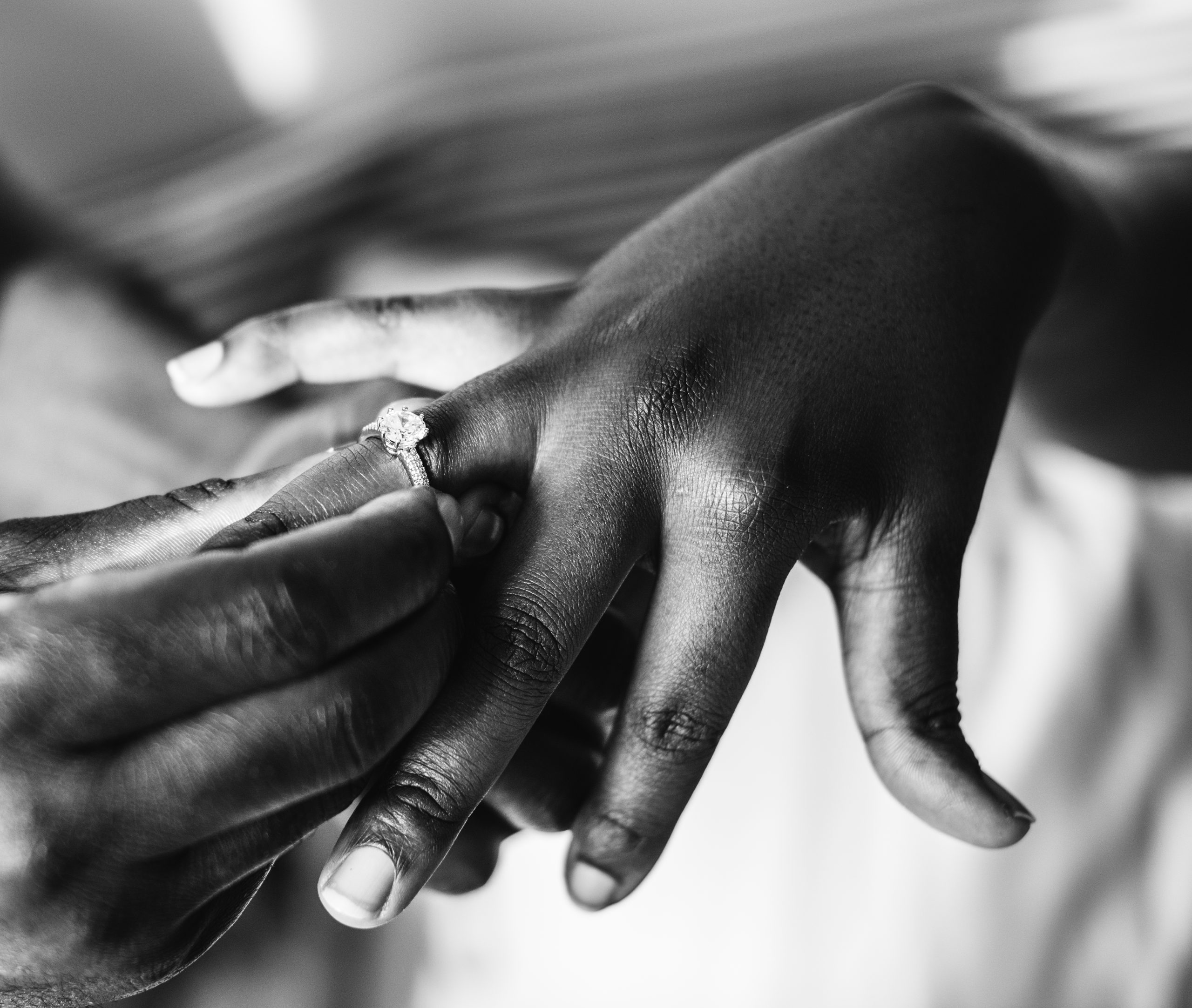 Cantores moçambicanos são alvos de golpe de “Falsos Cheques e Casamentos” 