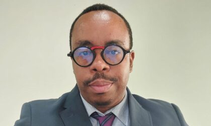 Carlos Osvaldo estreia-se na poesia com “Rir ao Contrário”