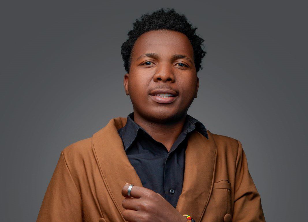 Artiel Macuácua leva ao delírio estudantes da Escola Superior de Jornalismo