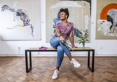 Nália Agostinho inaugura exposição “Rasgo na Névoa” no Camões