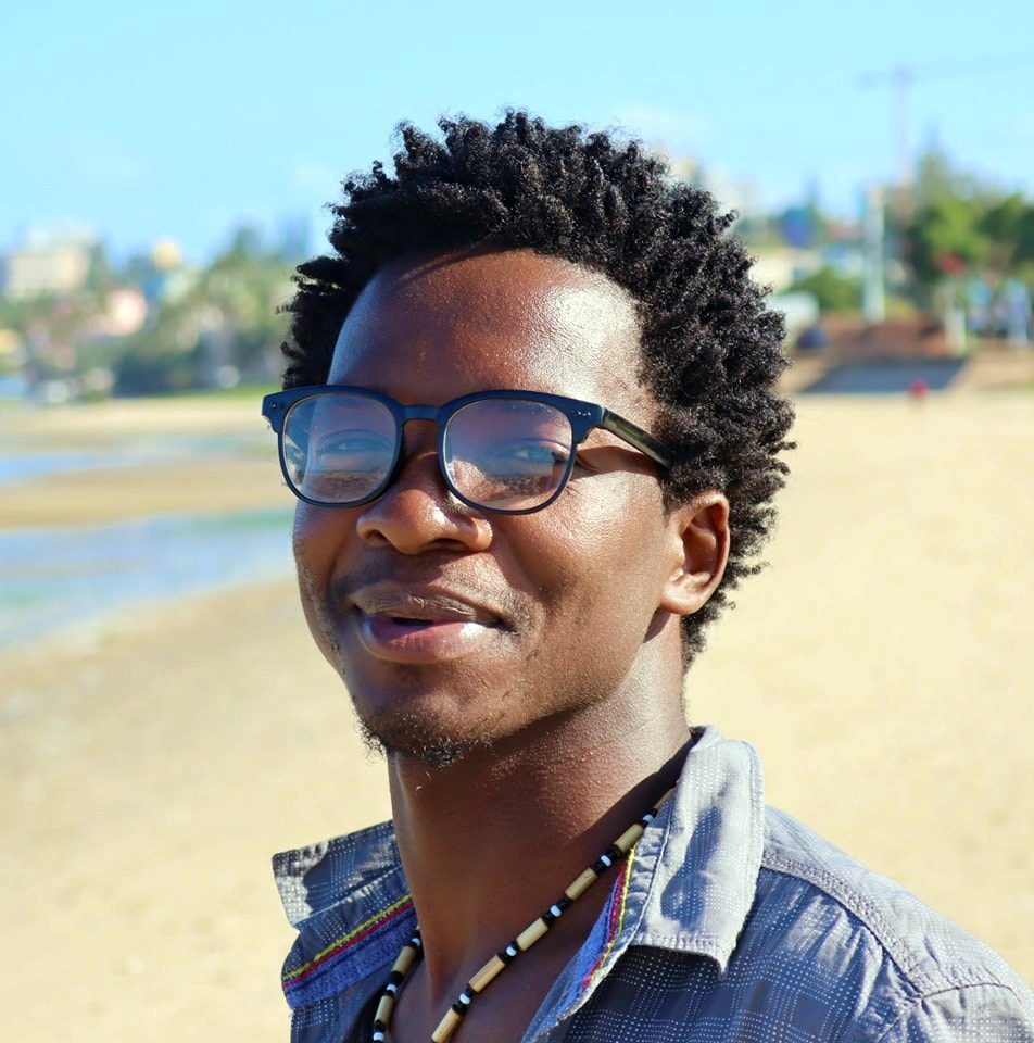 Alerto Bia lança a novela “Os Túmulos de Amirah”