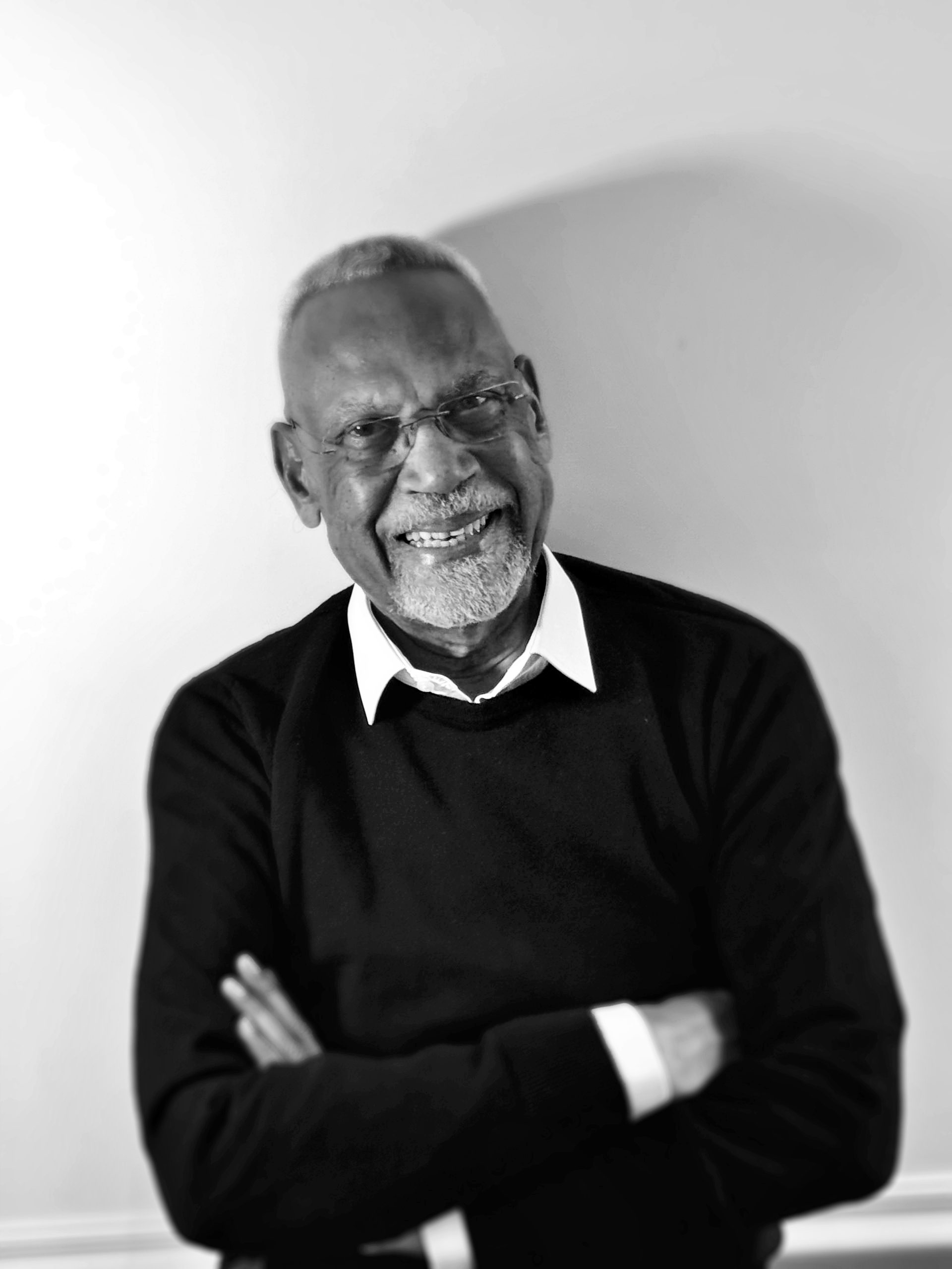 Murade Murargy lança livro de memórias “Traços de uma Vida de Superação”