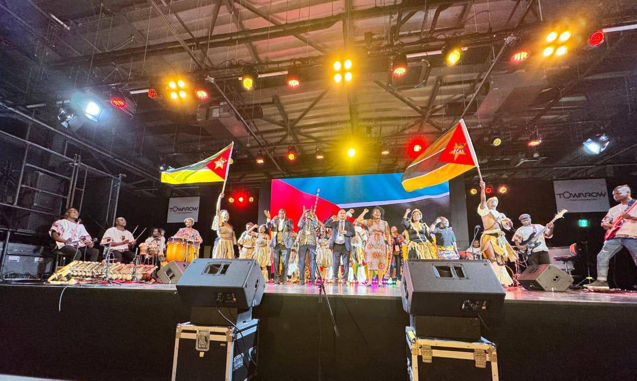 Moçambique emociona o público na Expo Osaka 2025 com um concerto de encerramento inesquecível