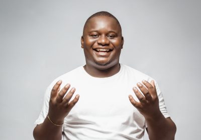 Babo Maduro apresenta novo espectáculo de stand-up comedy “Homem de Verdade” no Teatro Avenida