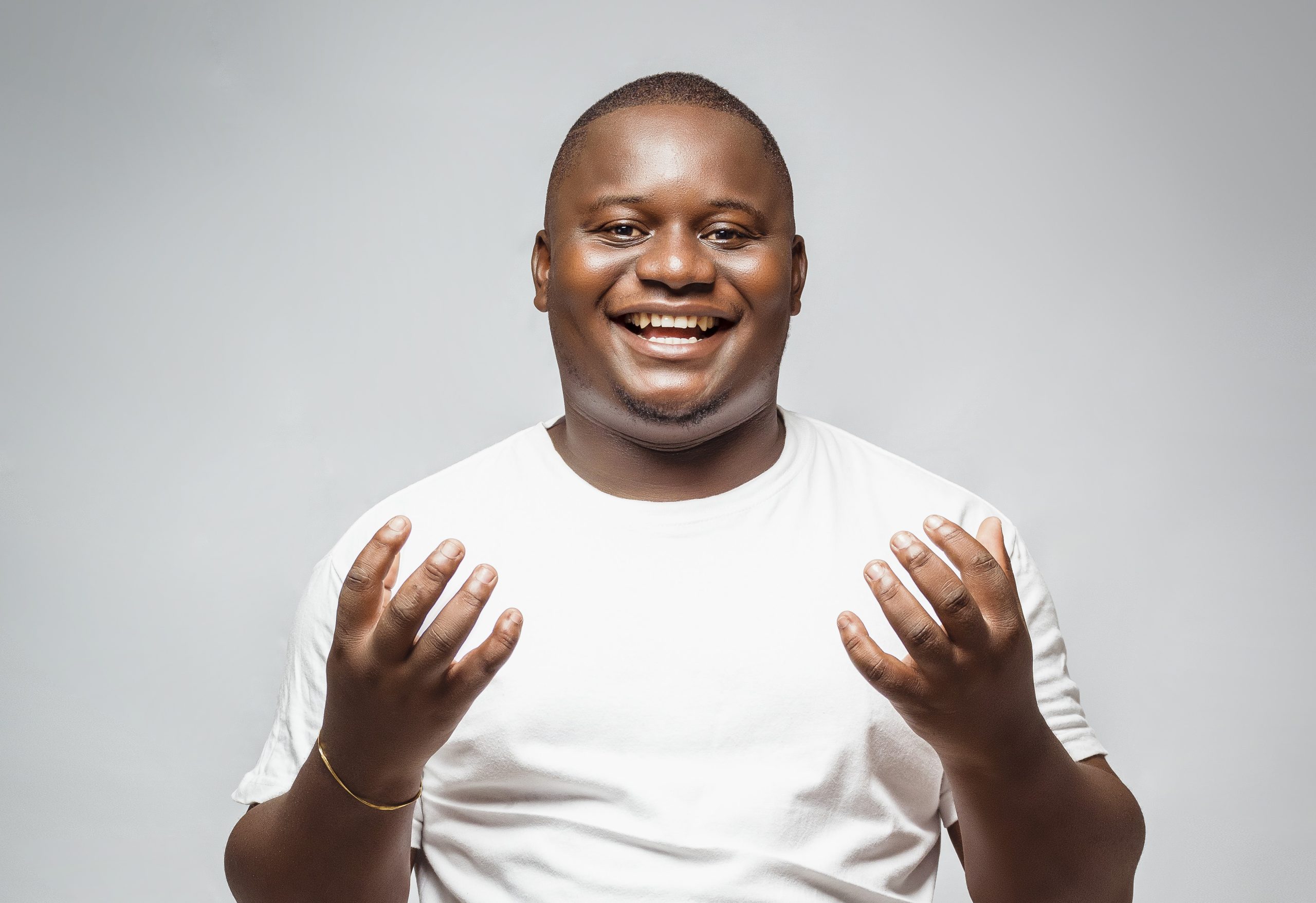 Babo Maduro apresenta novo espectáculo de stand-up comedy “Homem de Verdade” no Teatro Avenida