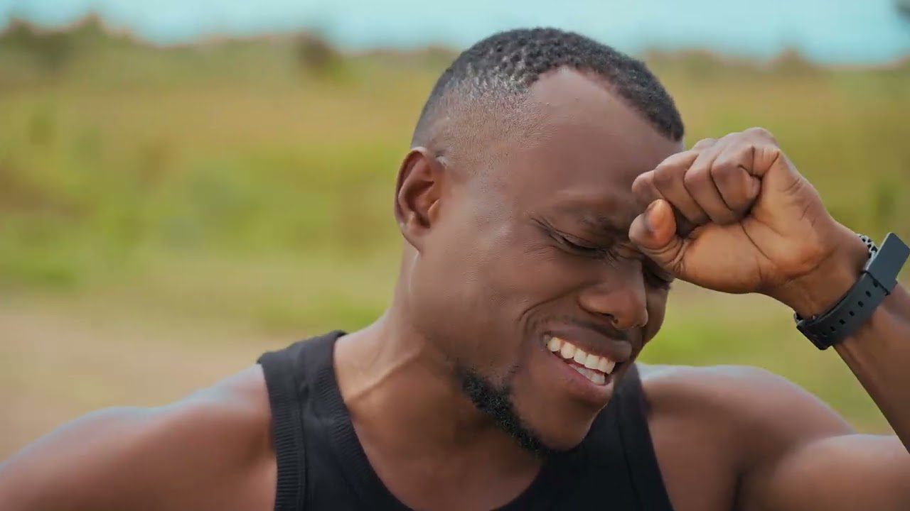 Deltino Guerreiro lança o video da música “Moça da bicha de pão”