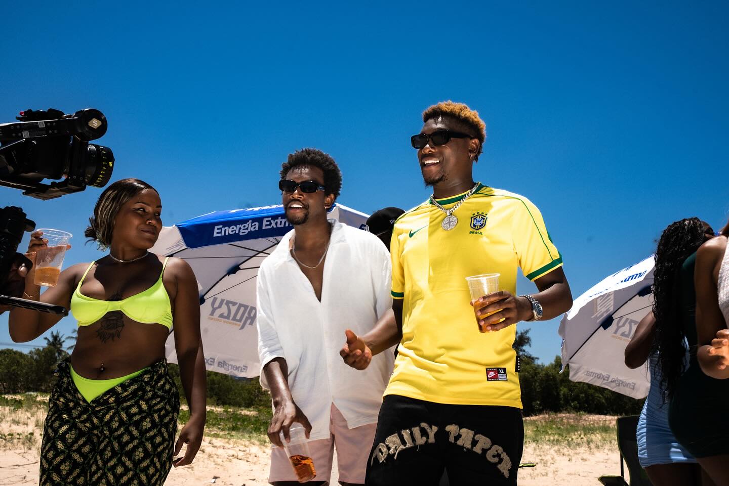 Hélio Beatz lança “Deixa Assim” em colaboração com Bander e Granda Beats