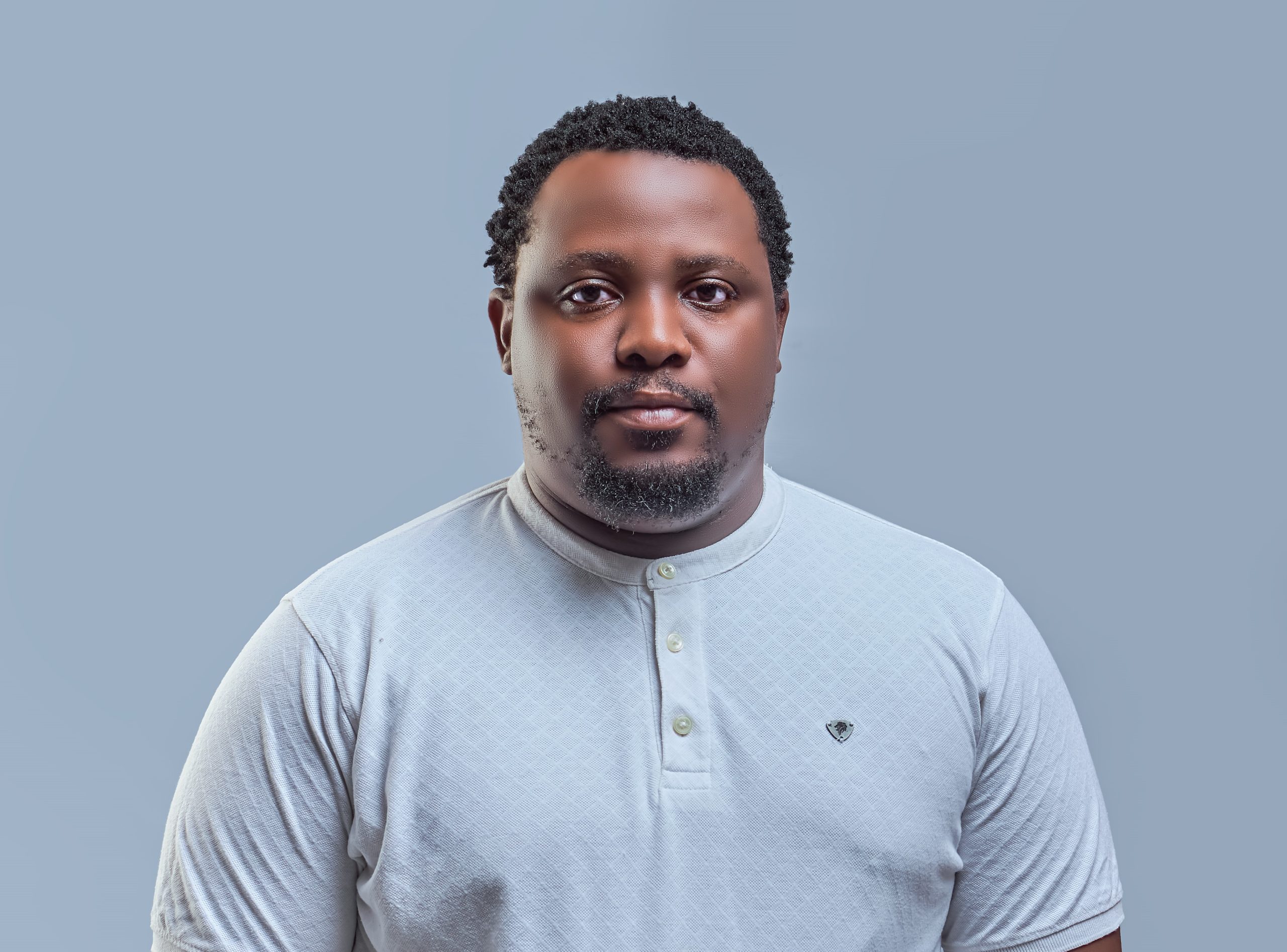 Helmanok Magnus apresenta livro de estreia “Memórias de dor e gozo” em Tete