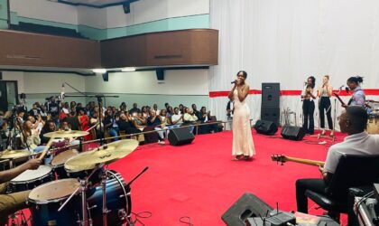 Shelcia Mac brilha na primeira edição da Mbenga Live Session 