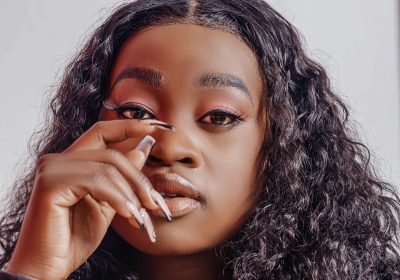 Hilka Melodies transforma luta pessoal em música no EP “Renascer”