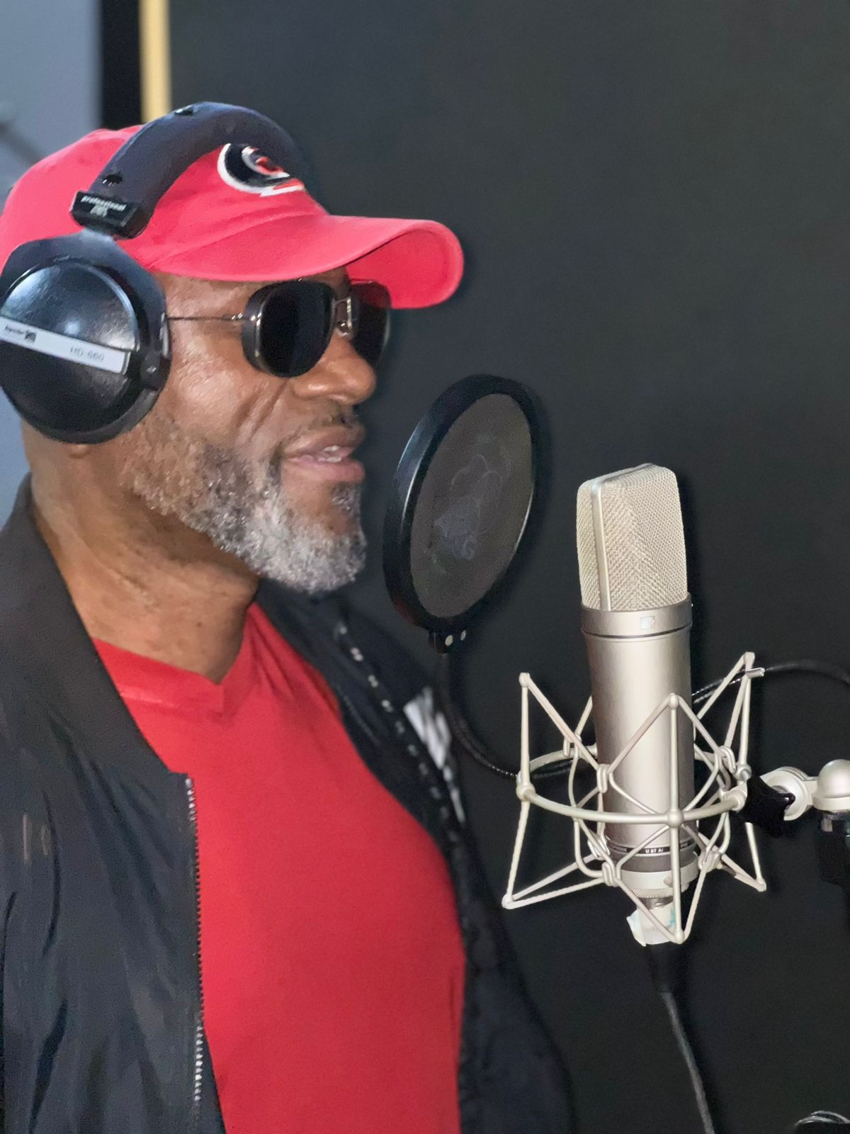 Jl lança a música “Perdoa-Me” para celebrar o amor, o perdão e o mês dos namorados