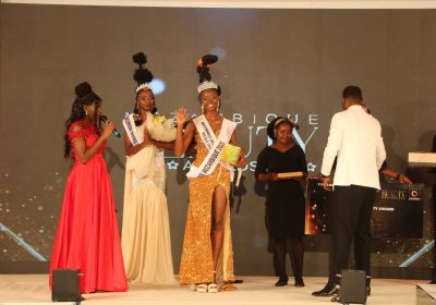 Arsénia Joaquim coroada a mulher mais bonita de moçambique