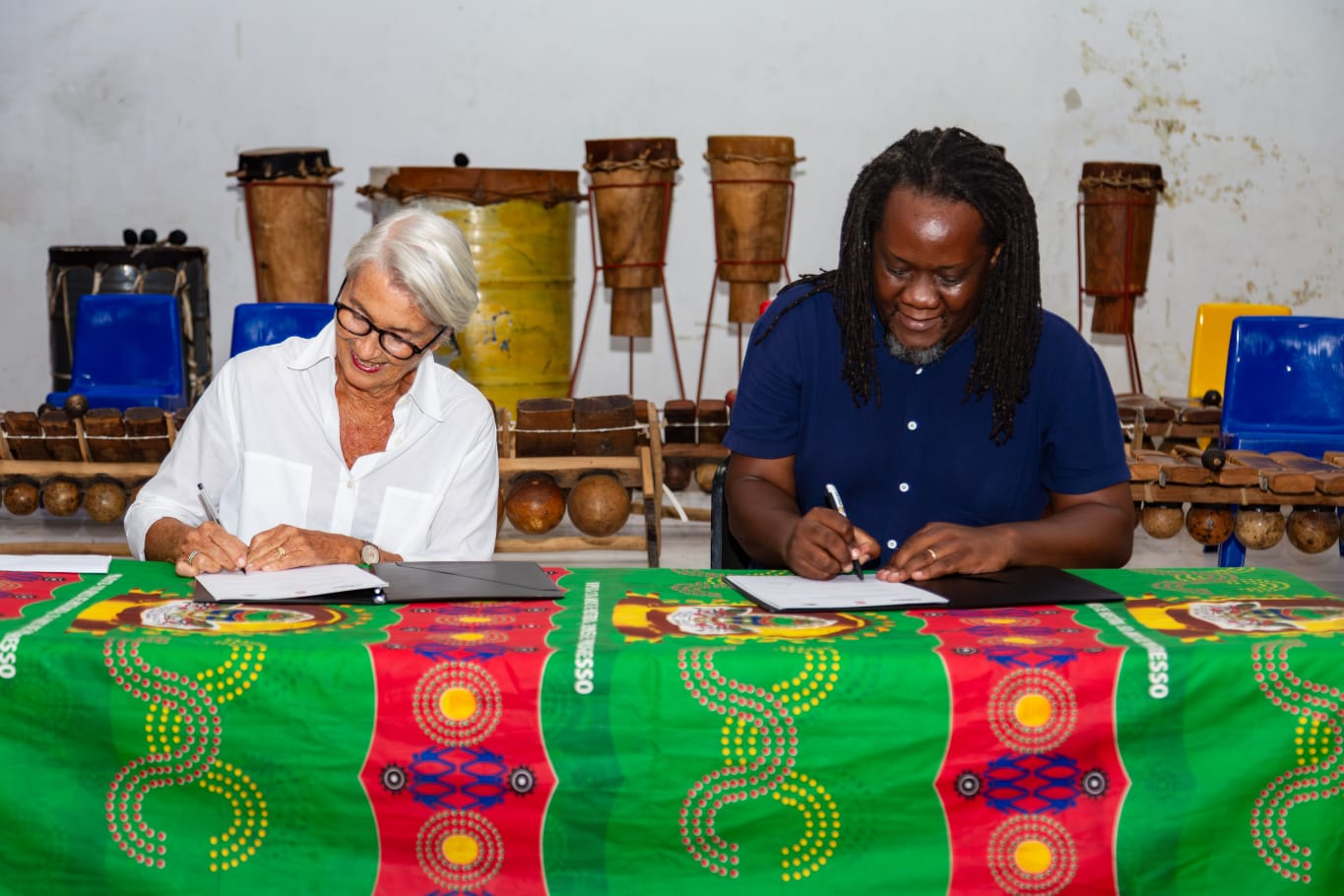 Kulungwana e Ntsindya levam música clássica para fora do centro da cidade