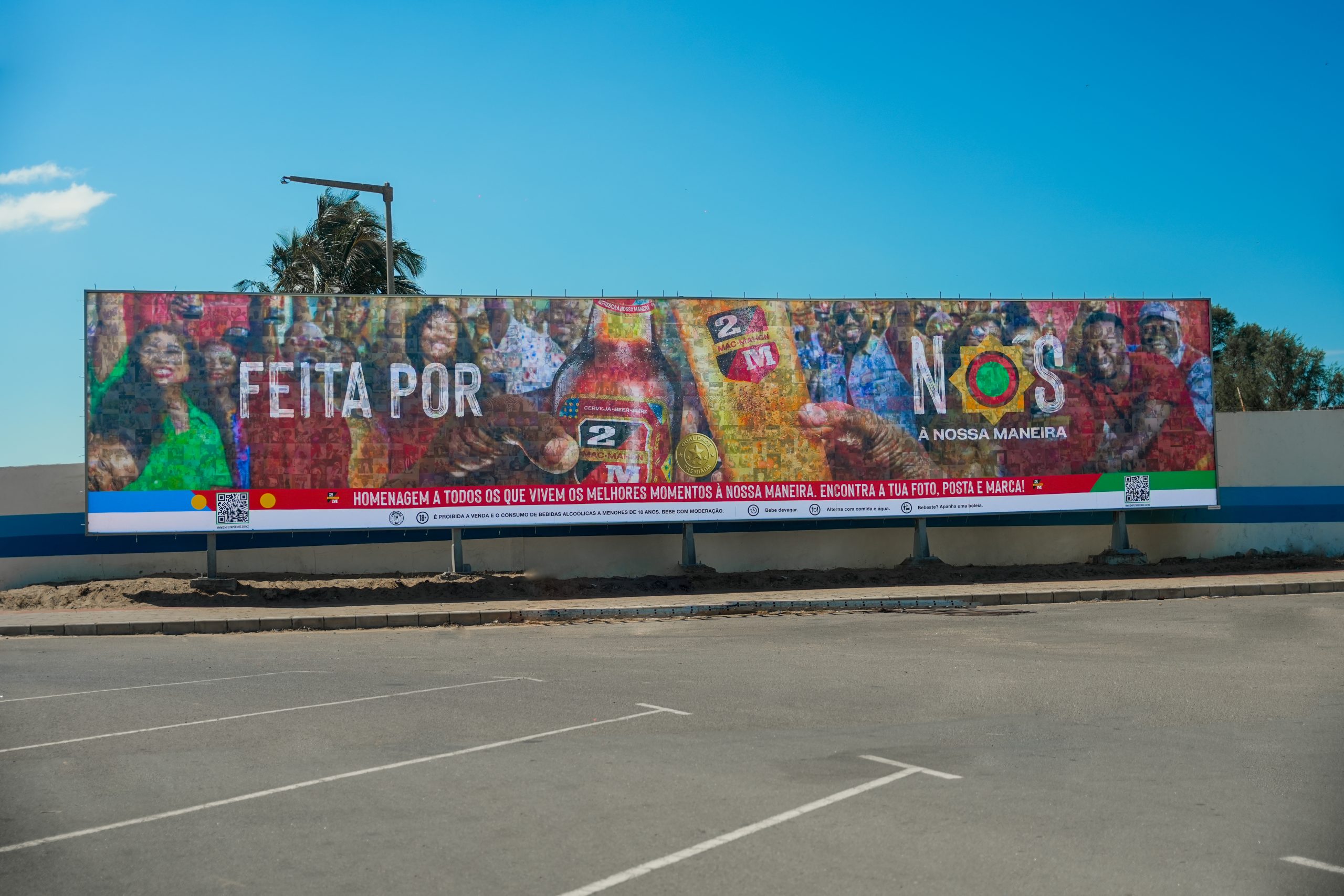 2M cria primeiro outdoor em Moçambique feito com mais de mil rostos de consumidores