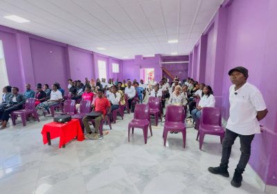 Júlio Malambe defende teatro com foco na reflexão social e valorização da cultura nacional