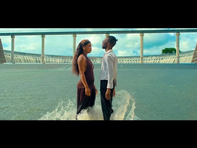 Professor Lay lança duas músicas e adia estreia de “Minha Ex”