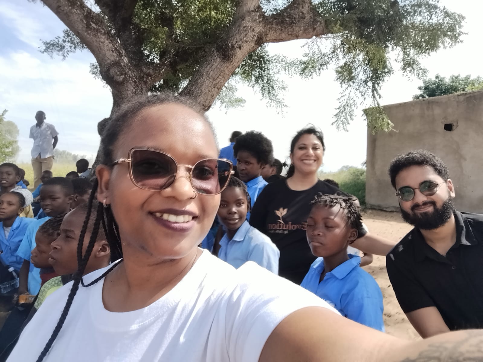 SHEvolution leva arte e criatividade à Escola Primária da Katembe e aposta no futuro das crianças