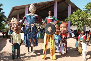 Enéas Lourenço: O artista que dá vida às marionetas gigantes em Inhambane