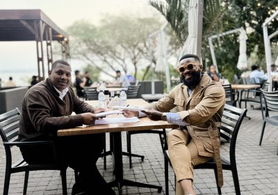 King Levi e David Moma firmam parceria para levar plataforma Líderes Africanos a Moçambique